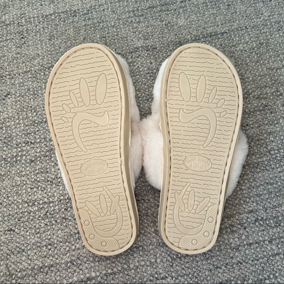 Slippers - brand new never worn - Picture 5 of 6